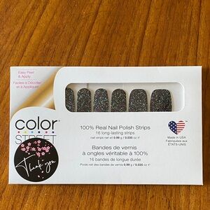 💅 3/$20 Color Street Nail Polish Strips - Holidaze. NWT unopened